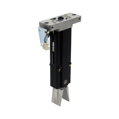 Gripper for take-out robot｜Attachment｜Product website